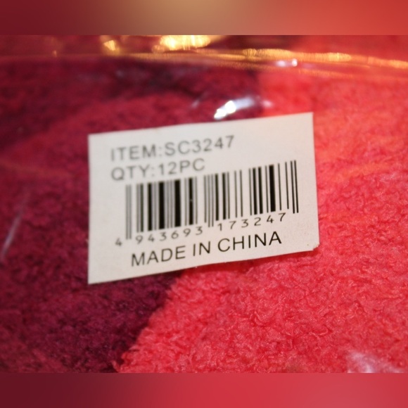 Soft & Cozy Packaged Women’s Fuzzy Socks 12 pairs with tags Brand New Multicolor - Picture 4 of 5